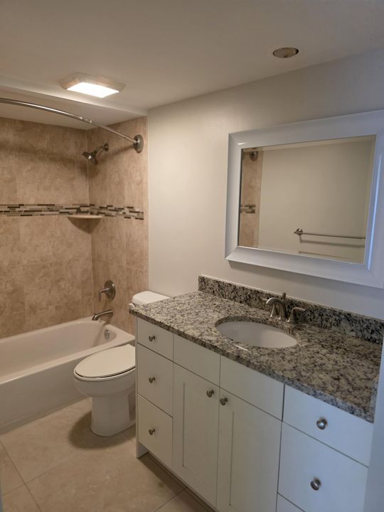 合同活跃: $2,300 (2 贝兹, 2 浴室, 1325 平方英尺)