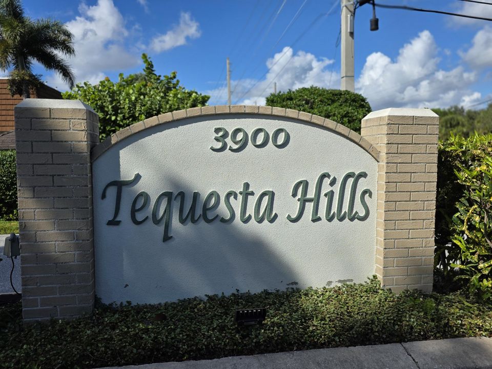 合同活跃: $2,300 (2 贝兹, 2 浴室, 1325 平方英尺)