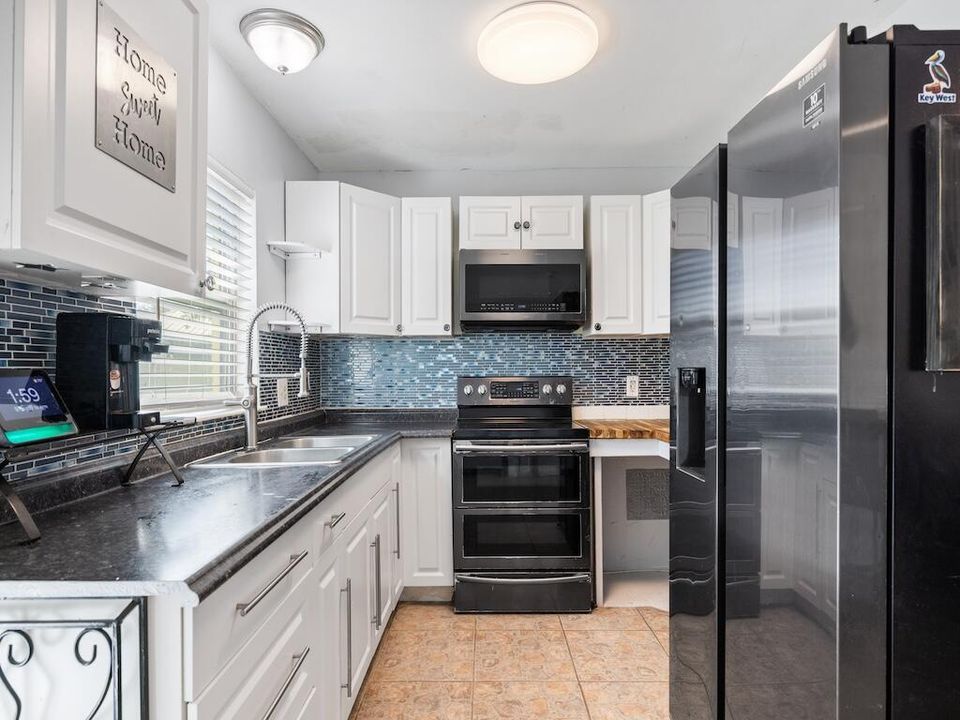 合同活跃: $239,900 (3 贝兹, 2 浴室, 1280 平方英尺)