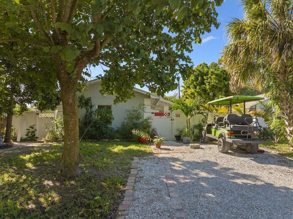 合同活跃: $239,900 (3 贝兹, 2 浴室, 1280 平方英尺)