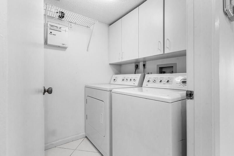 For Rent: $4,500 (2 beds, 2 baths, 1230 Square Feet)