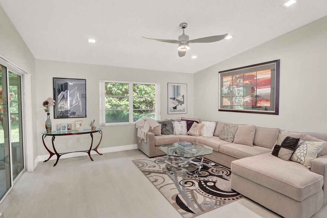 Active With Contract: $4,500 (2 beds, 2 baths, 1311 Square Feet)