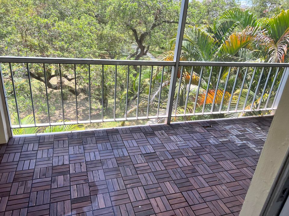 出租: $2,000 (2 贝兹, 2 浴室, 847 平方英尺)