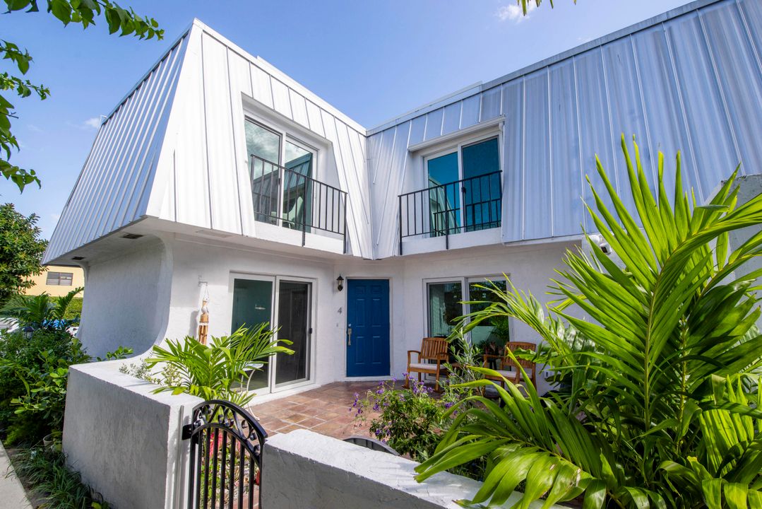 合同活跃: $499,000 (2 贝兹, 2 浴室, 1118 平方英尺)