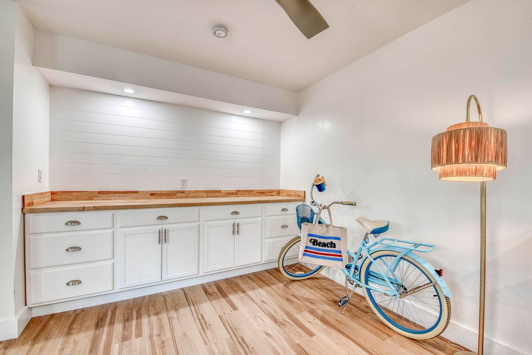 合同活跃: $499,000 (2 贝兹, 2 浴室, 1118 平方英尺)