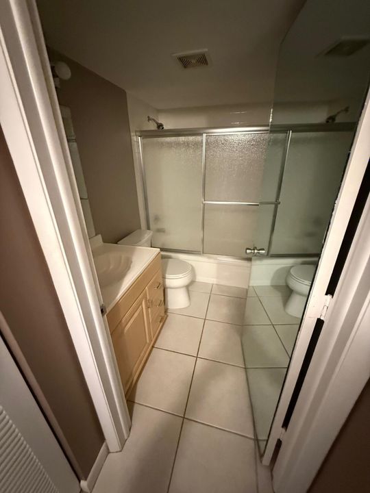 待售: $80,000 (1 贝兹, 2 浴室, 866 平方英尺)