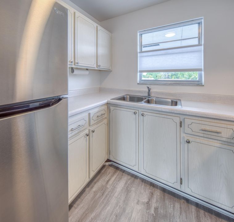 待售: $135,000 (1 贝兹, 1 浴室, 596 平方英尺)