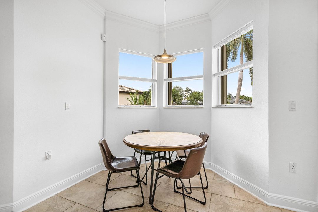 Active With Contract: $925,000 (4 beds, 3 baths, 2687 Square Feet)