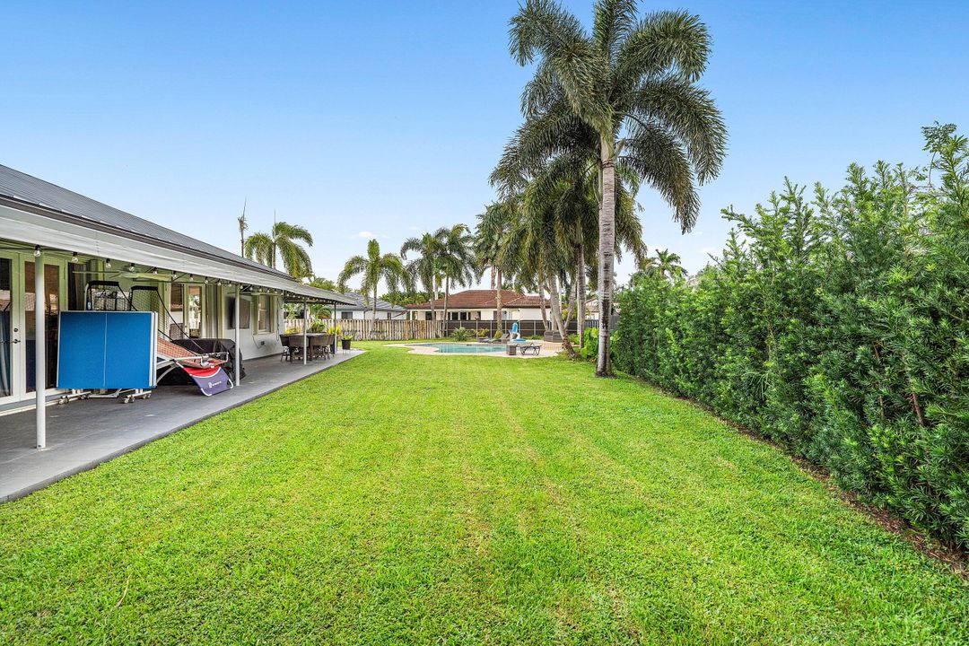 Active With Contract: $925,000 (4 beds, 3 baths, 2687 Square Feet)