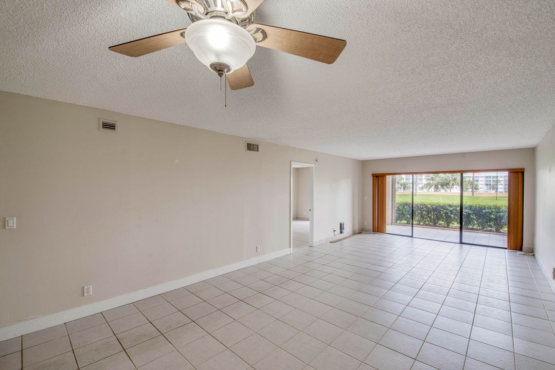 En Venta: $299,990 (2 camas, 2 baños, 1374 Pies cuadrados)