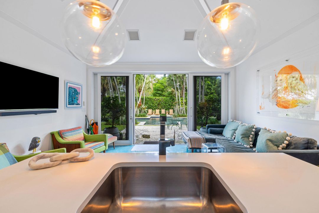 En Venta: $11,000,000 (6 camas, 4 baños, 4512 Pies cuadrados)