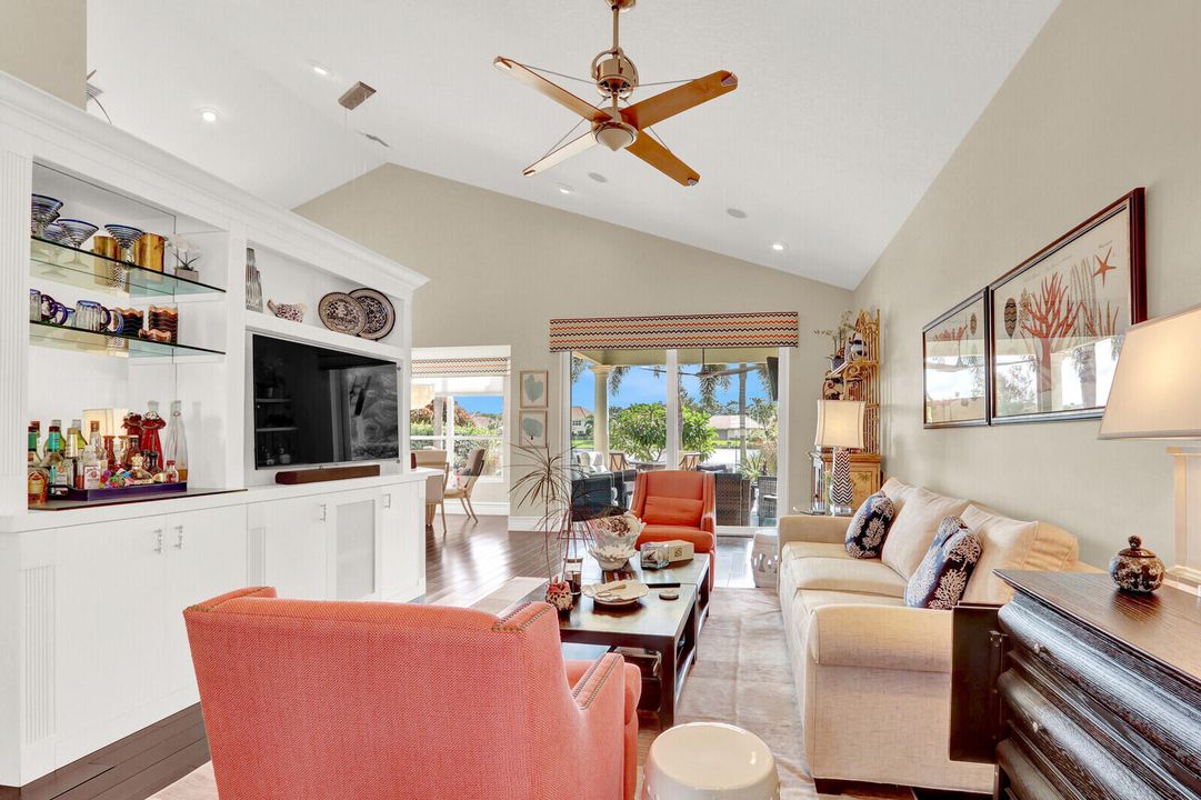 Active With Contract: $925,000 (3 beds, 2 baths, 2492 Square Feet)