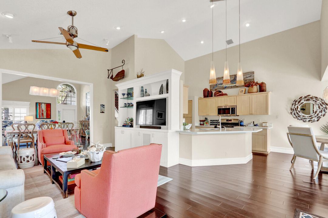 Active With Contract: $925,000 (3 beds, 2 baths, 2492 Square Feet)