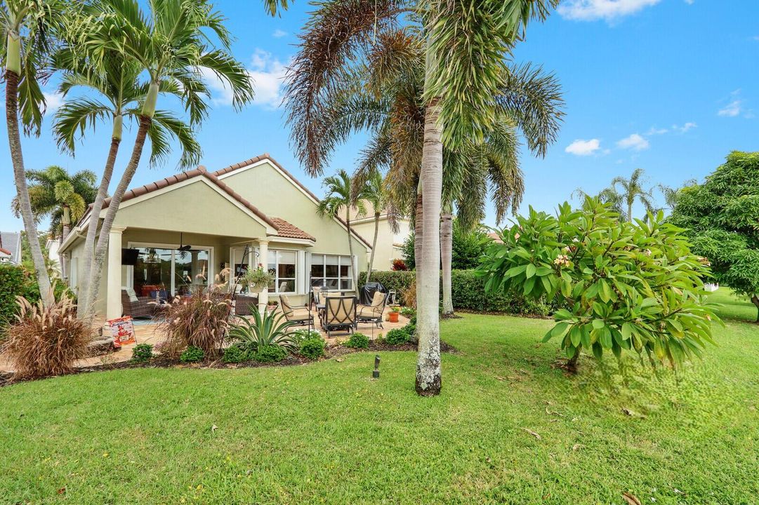 Active With Contract: $925,000 (3 beds, 2 baths, 2492 Square Feet)