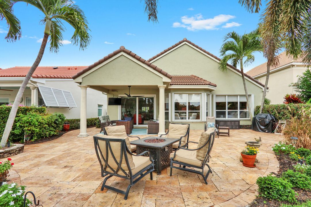 Active With Contract: $925,000 (3 beds, 2 baths, 2492 Square Feet)