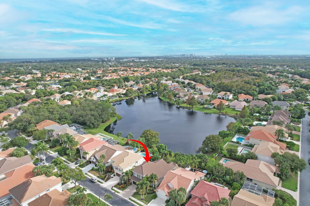 Active With Contract: $925,000 (3 beds, 2 baths, 2492 Square Feet)