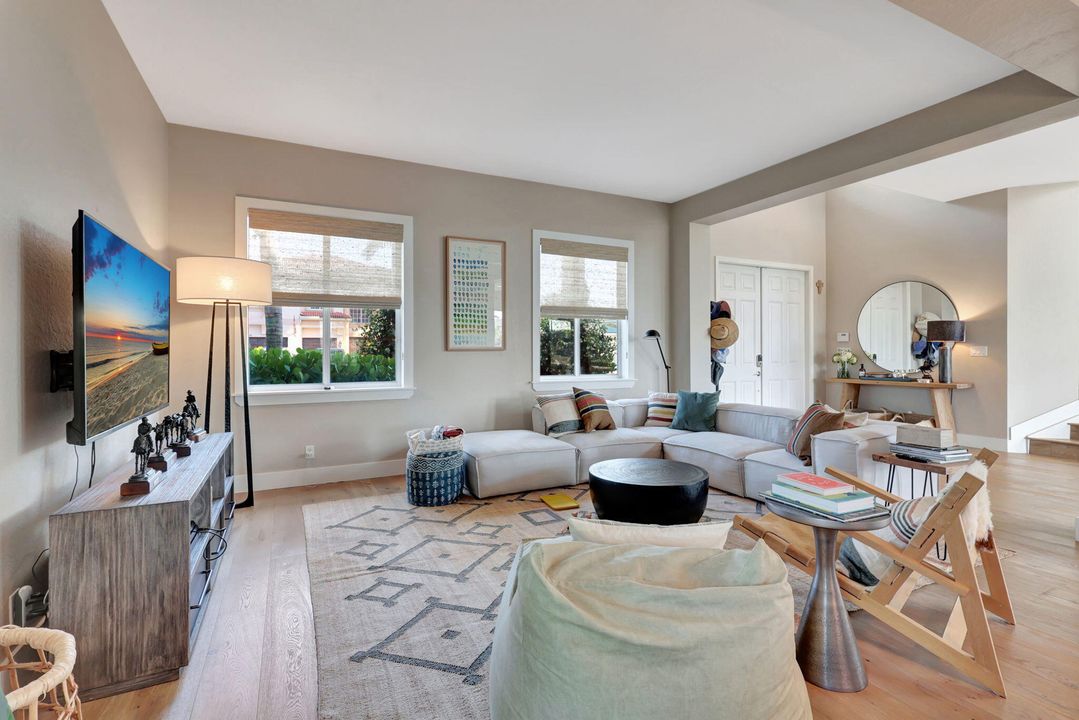 For Rent: $15,000 (6 beds, 3 baths, 4177 Square Feet)