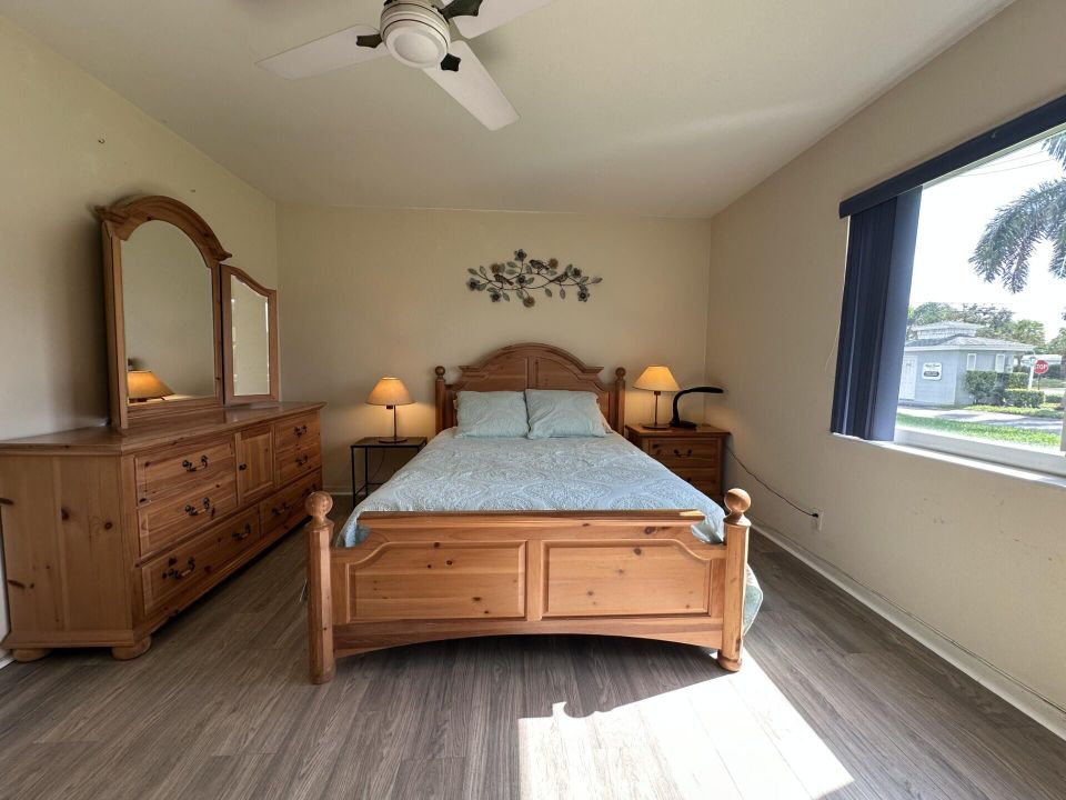 Active With Contract: $1,700 (2 beds, 2 baths, 1104 Square Feet)