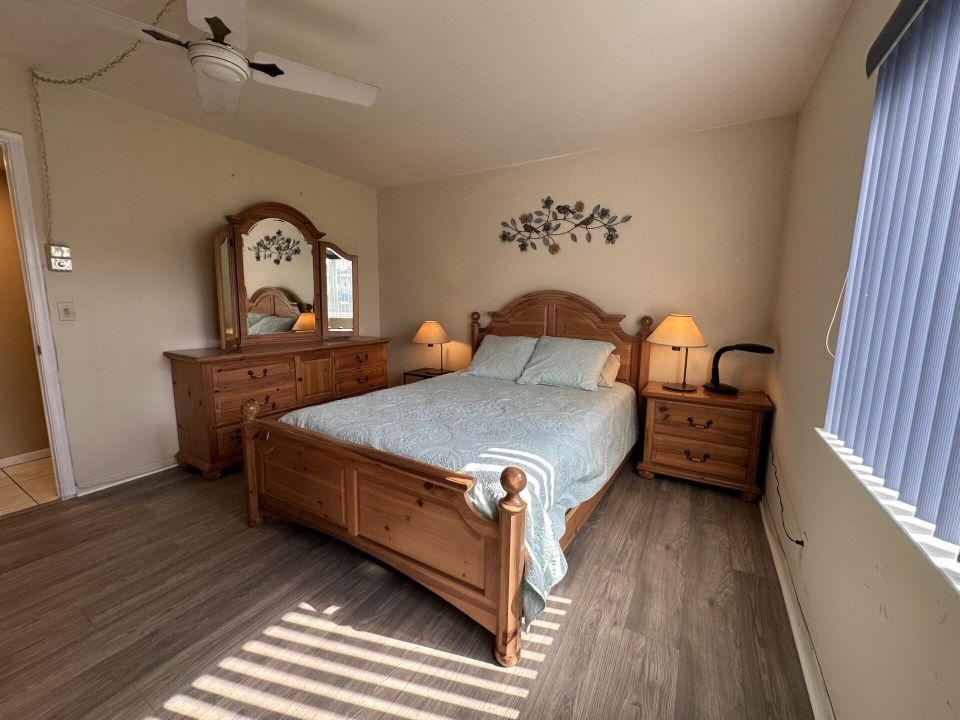 Active With Contract: $1,700 (2 beds, 2 baths, 1104 Square Feet)