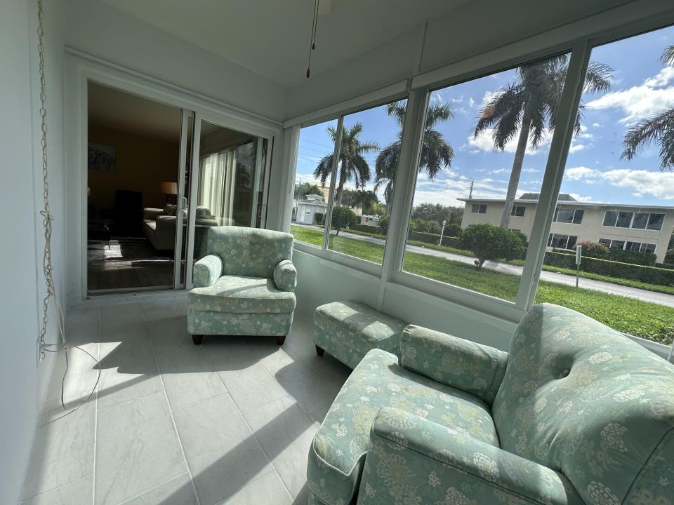 Active With Contract: $1,700 (2 beds, 2 baths, 1104 Square Feet)