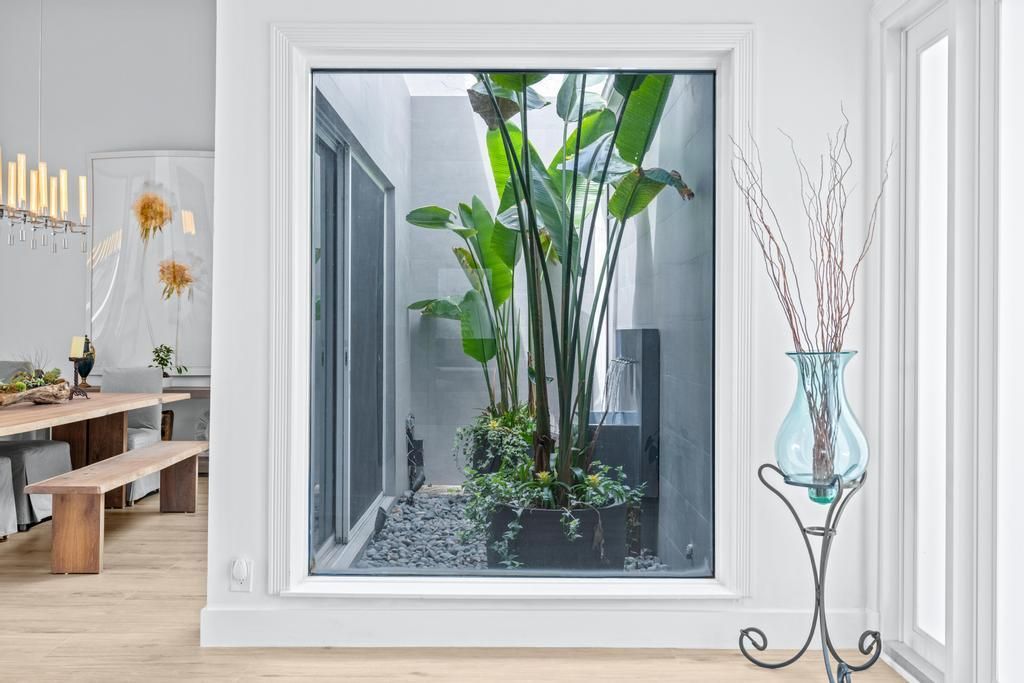 For Sale: $2,845,000 (3 beds, 4 baths, 3388 Square Feet)