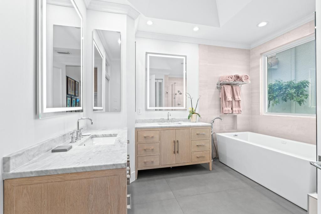 For Sale: $2,845,000 (3 beds, 4 baths, 3388 Square Feet)