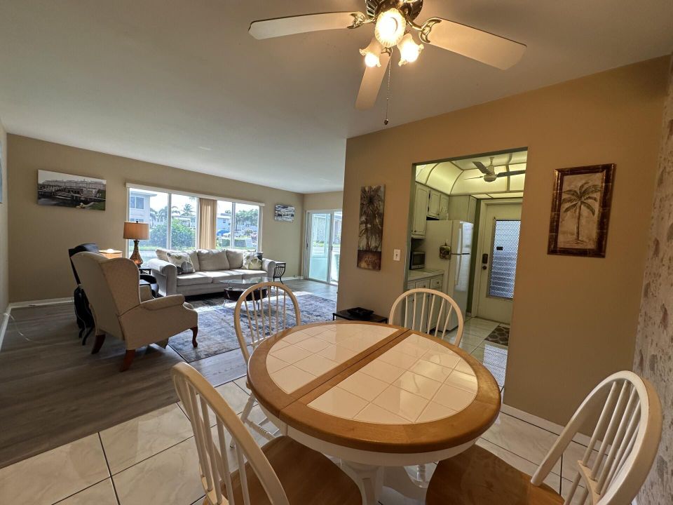 Active With Contract: $1,700 (2 beds, 2 baths, 1104 Square Feet)