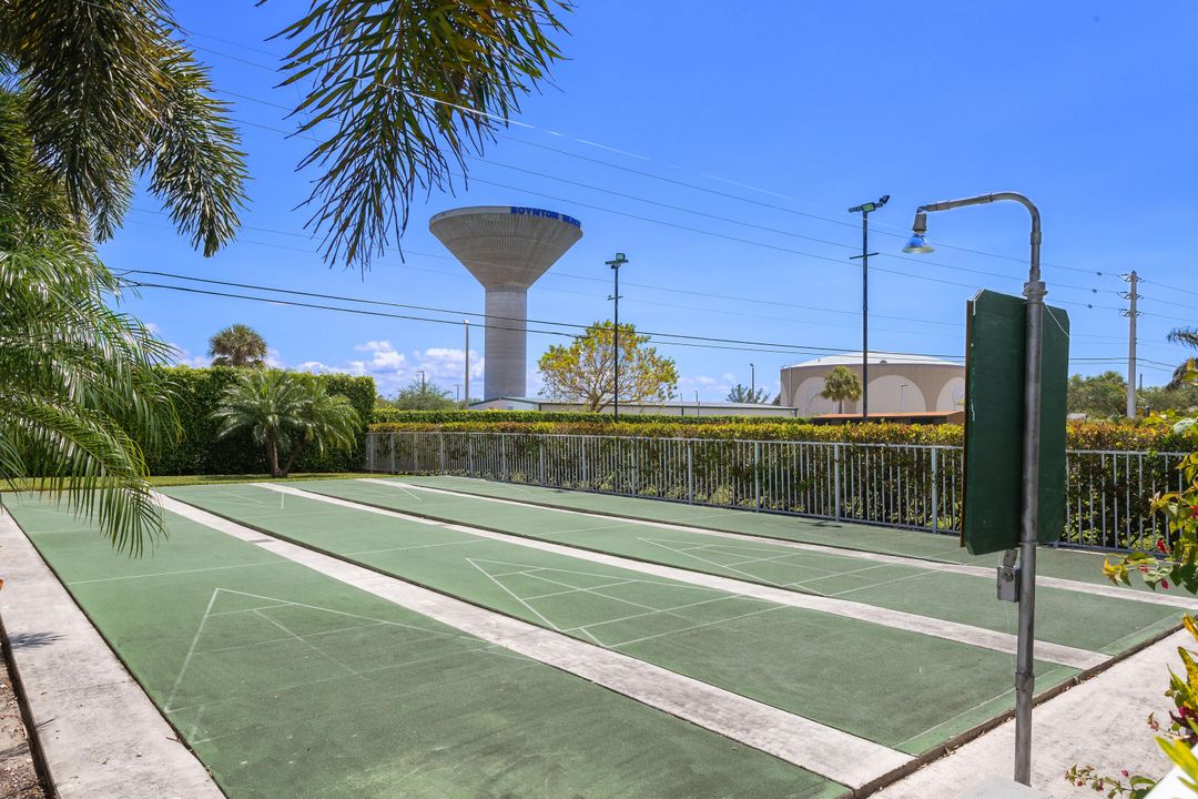 Active With Contract: $1,700 (2 beds, 2 baths, 1104 Square Feet)