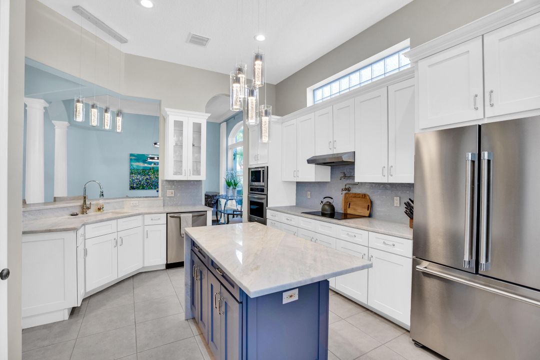 For Sale: $950,000 (3 beds, 3 baths, 3061 Square Feet)