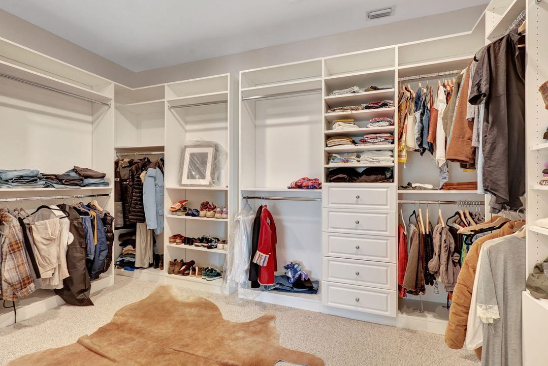 For Rent: $15,000 (6 beds, 3 baths, 4177 Square Feet)