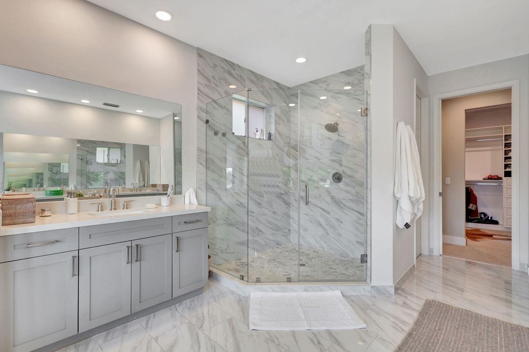 For Rent: $15,000 (6 beds, 3 baths, 4177 Square Feet)