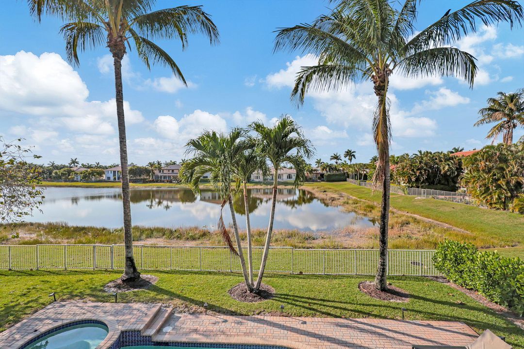 For Rent: $15,000 (6 beds, 3 baths, 4177 Square Feet)