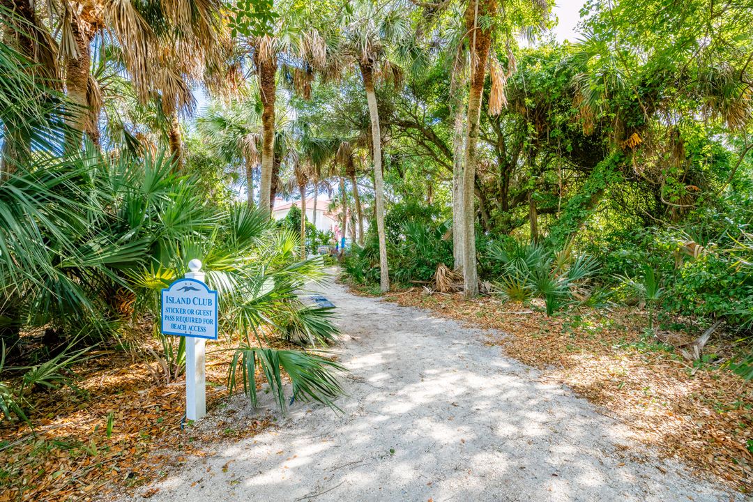 For Sale: $950,000 (3 beds, 3 baths, 3061 Square Feet)