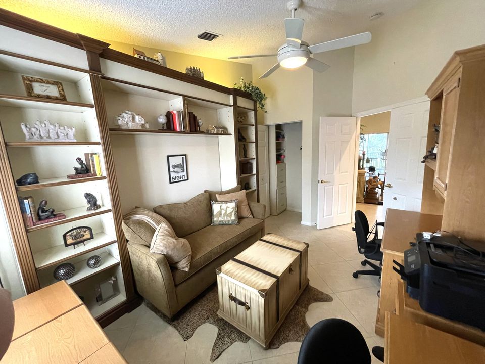 合同活跃: $3,000 (3 贝兹, 2 浴室, 1523 平方英尺)