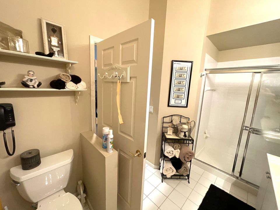 合同活跃: $3,000 (3 贝兹, 2 浴室, 1523 平方英尺)