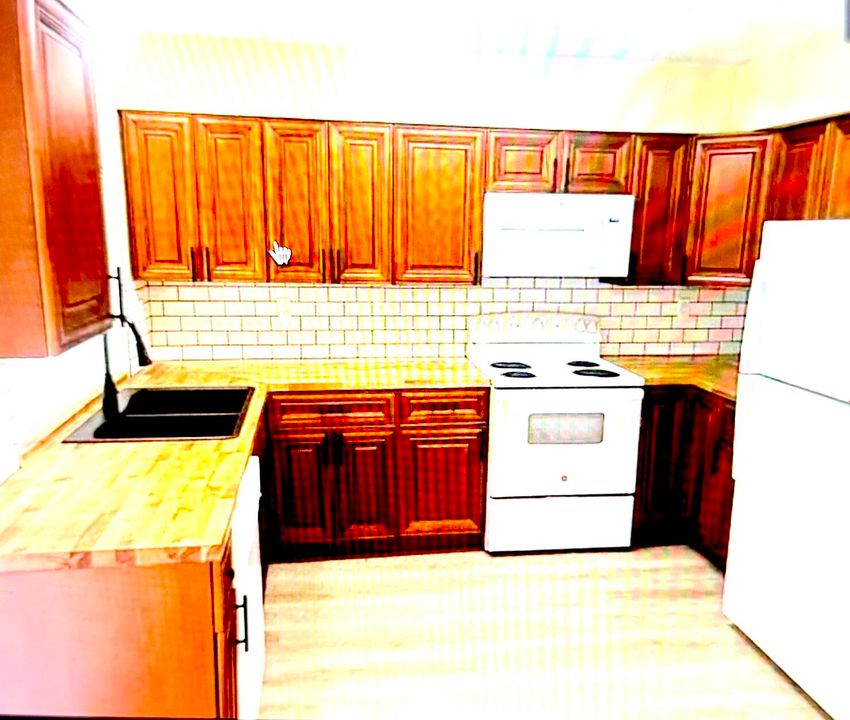 For Sale: $149,000 (1 beds, 1 baths, 684 Square Feet)