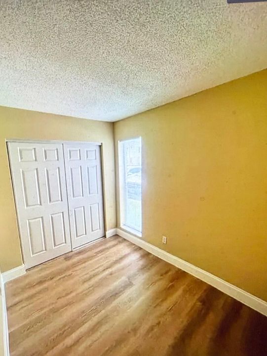 For Sale: $149,000 (1 beds, 1 baths, 684 Square Feet)
