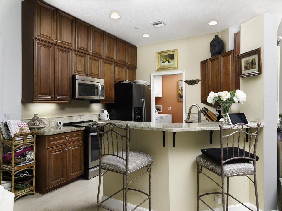 En Venta: $690,000 (3 camas, 3 baños, 1910 Pies cuadrados)