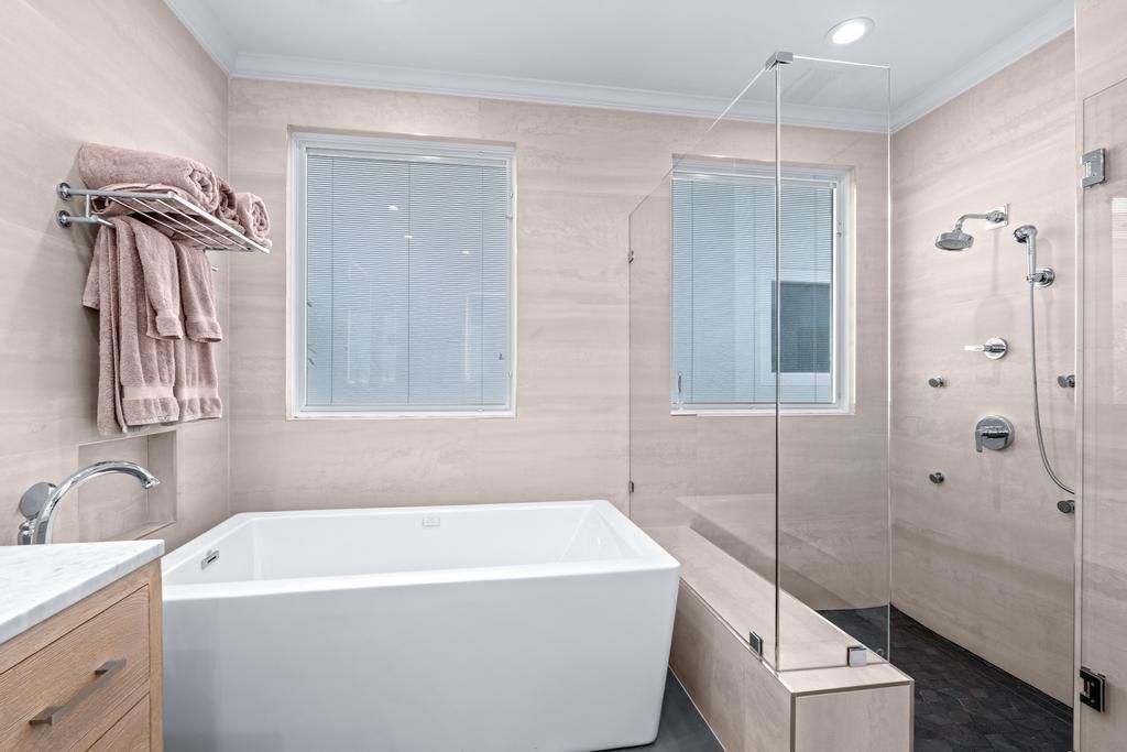 For Sale: $2,845,000 (3 beds, 4 baths, 3388 Square Feet)