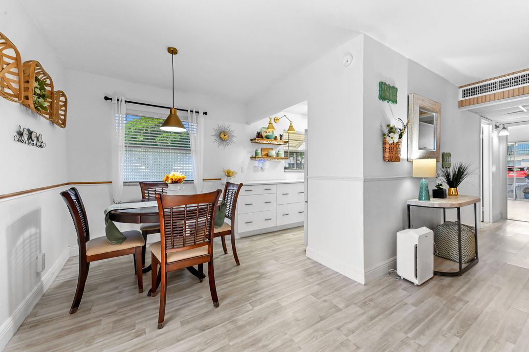 На продажу: $170,000 (2 спален, 2 ванн, 880 Квадратных фут)