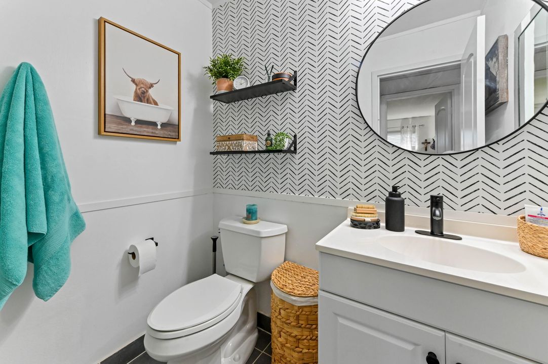 На продажу: $170,000 (2 спален, 2 ванн, 880 Квадратных фут)