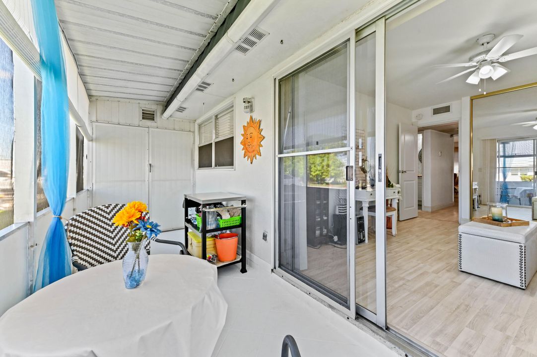 На продажу: $170,000 (2 спален, 2 ванн, 880 Квадратных фут)