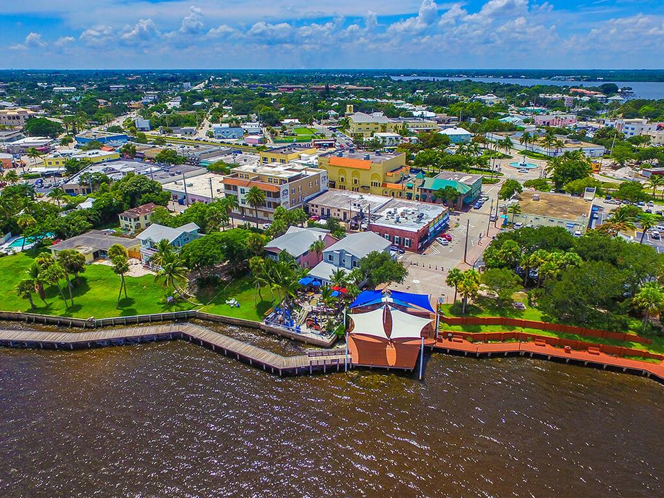 For Rent: $3,050 (2 beds, 1 baths, 756 Square Feet)