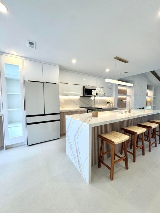 Activo con contrato: $649,999 (3 camas, 2 baños, 1286 Pies cuadrados)