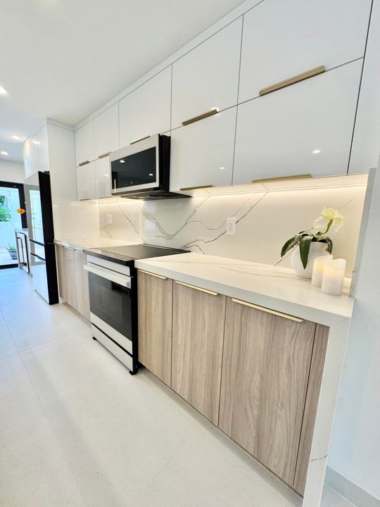 Activo con contrato: $649,999 (3 camas, 2 baños, 1286 Pies cuadrados)