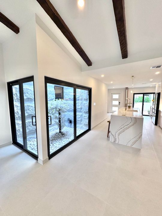 Activo con contrato: $649,999 (3 camas, 2 baños, 1286 Pies cuadrados)