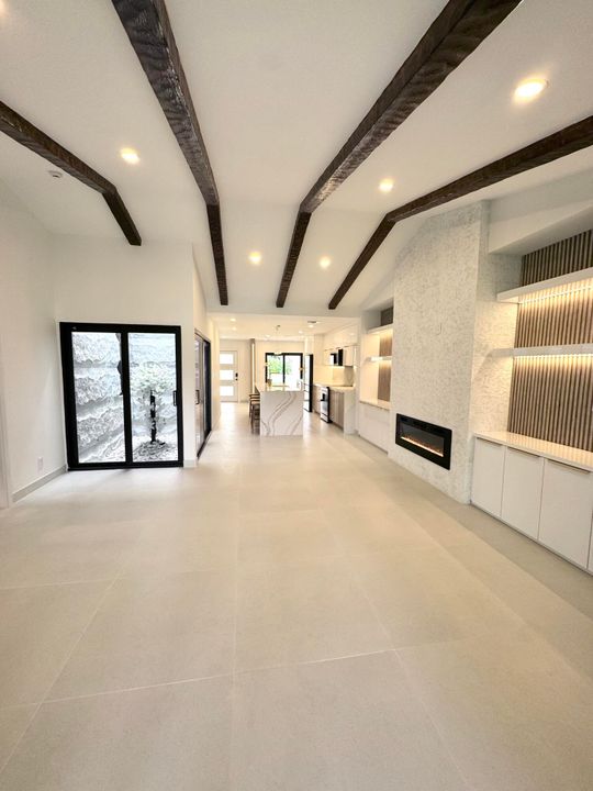 Activo con contrato: $649,999 (3 camas, 2 baños, 1286 Pies cuadrados)