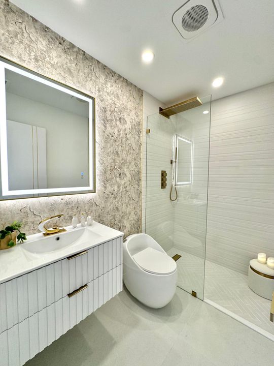 Activo con contrato: $649,999 (3 camas, 2 baños, 1286 Pies cuadrados)