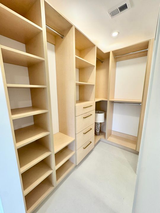 Activo con contrato: $649,999 (3 camas, 2 baños, 1286 Pies cuadrados)