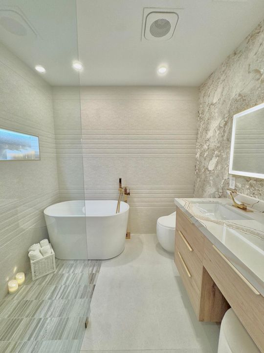 Activo con contrato: $649,999 (3 camas, 2 baños, 1286 Pies cuadrados)